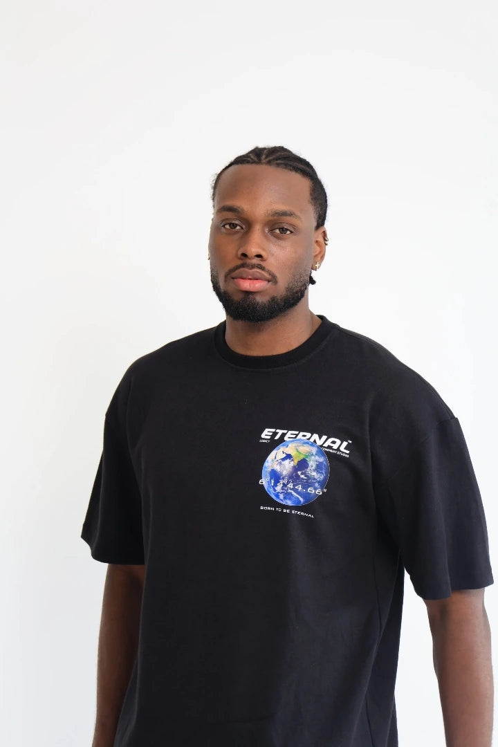 Camiseta Negra Oversize The World