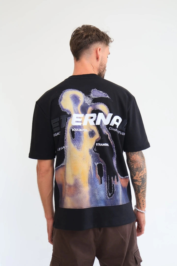 Camiseta Negra Regular Fit Strangers