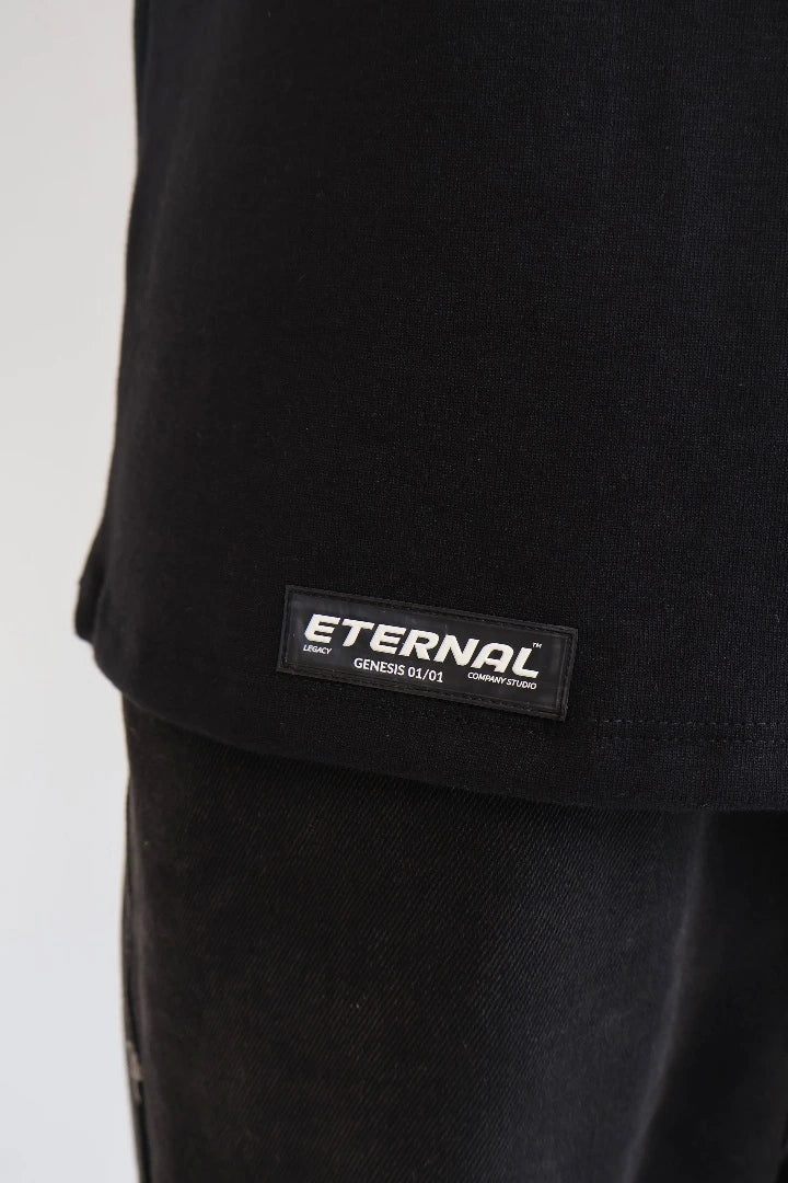 Camiseta Negra Regular Fit Strangers
